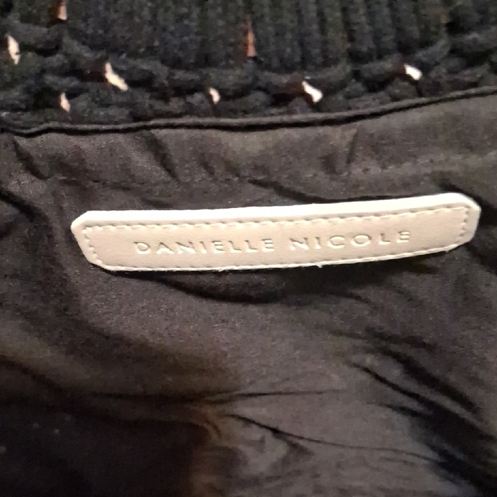 Danielle Nicole Black Knit Bag with Wooden Handles - Picture 3 of 6